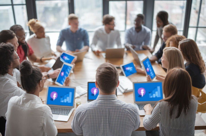 Comment les réseaux sociaux influencent-ils la stratégie marketing des entreprises ?