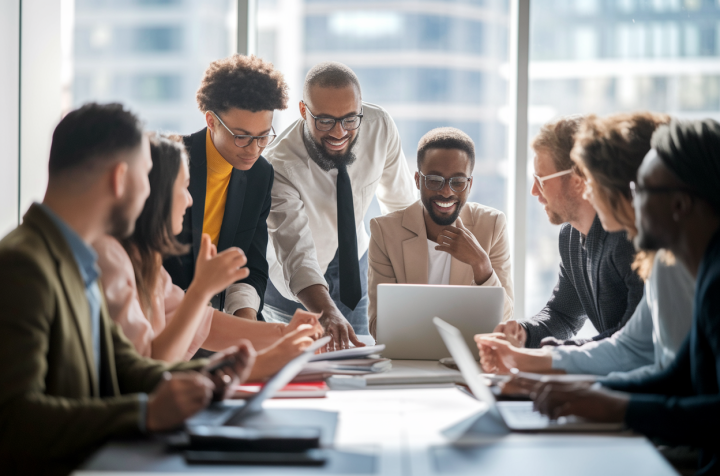 Reconversion professionnelle : les secteurs porteurs pour entreprendre en 2024